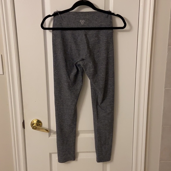 Aritzia TNA Atmosphere Legging in Grey Size medium - Picture 2 of 8